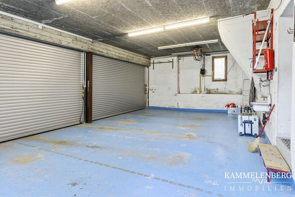 2 Familienhaus mit 11 Zimmer und 4 Garagenplätzen 27