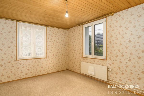 2 Familienhaus mit 11 Zimmer und 4 Garagenplätzen 8