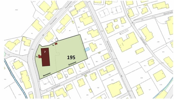 Bauernhaus mit 2 Wohnungen auf 3'935 m2 2