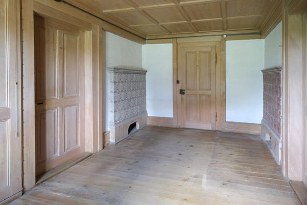 Bauernhaus mit 2 Wohnungen auf 3'935 m2 3