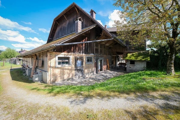 Bauernhaus mit 2 Wohnungen auf 3'935 m2 14