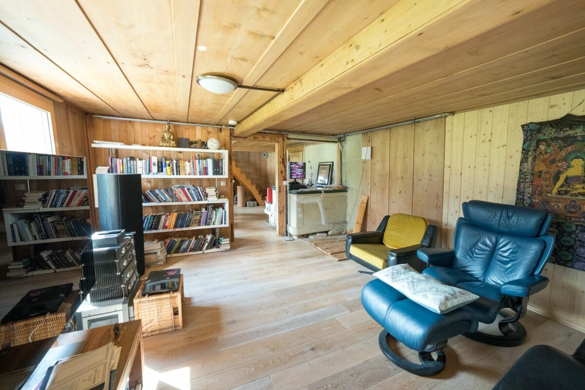 Zwei Wohnhäuser inklusive Atelier und Laden
