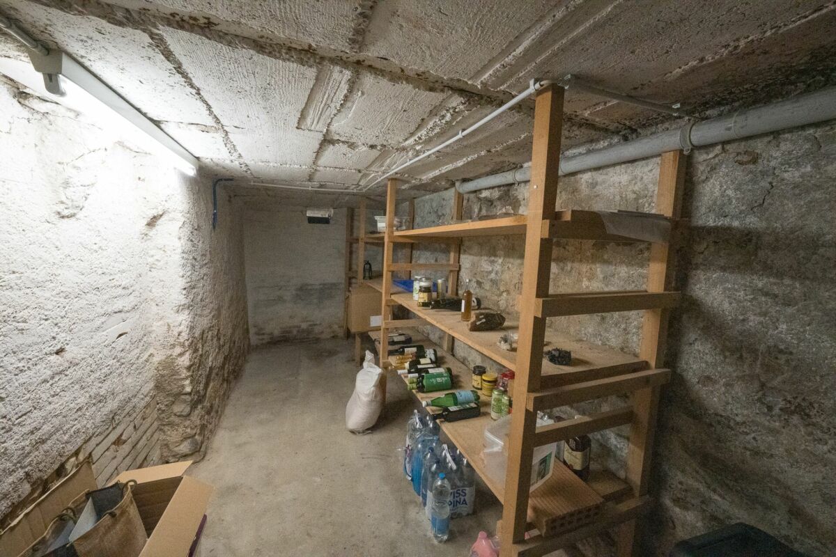 Zwei Wohnhäuser inklusive Atelier und Laden