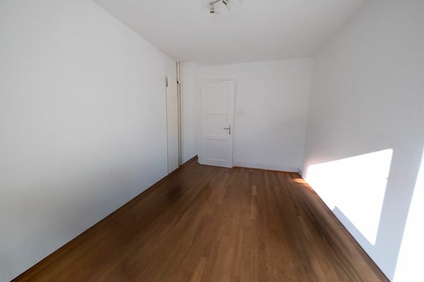 Zentrale 5-Zimmerwohnung im 1.OG 7