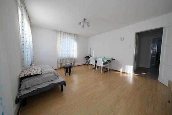 Zentrale 5-Zimmerwohnung im 1.OG 14