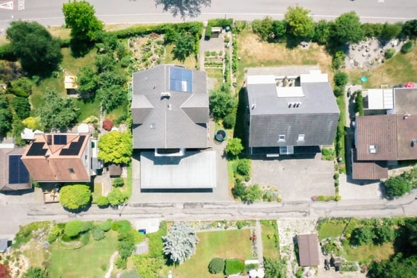 Grosszügige 7.5-Zimmerwohnung im Parterre 2