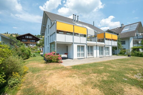 Grosszügige 7.5-Zimmerwohnung im Parterre 1