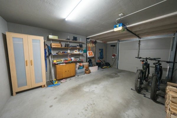 Grosszügige 7.5-Zimmerwohnung im Parterre 16