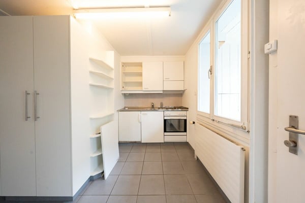Zweifamilienhaus mit Garagen, Werkstatt und Lagerräumen zu verkaufen 15