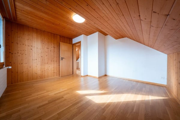 Zweifamilienhaus mit Garagen, Werkstatt und Lagerräumen zu verkaufen 34