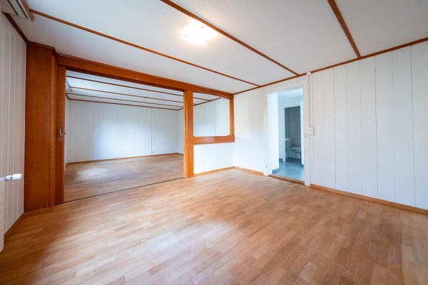 Zweifamilienhaus mit Garagen, Werkstatt und Lagerräumen zu verkaufen 18