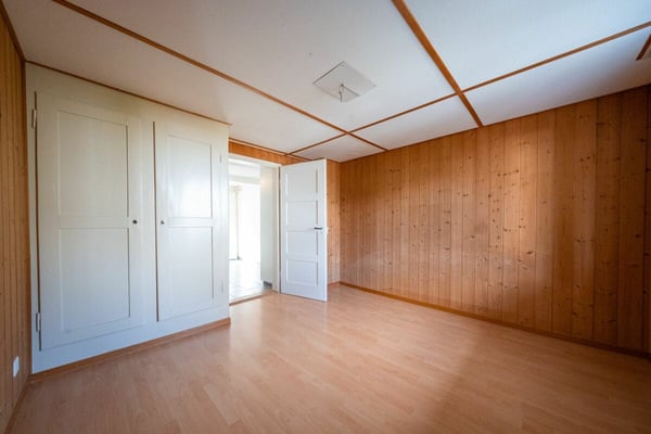 Zweifamilienhaus mit Garagen, Werkstatt und Lagerräumen zu verkaufen 16
