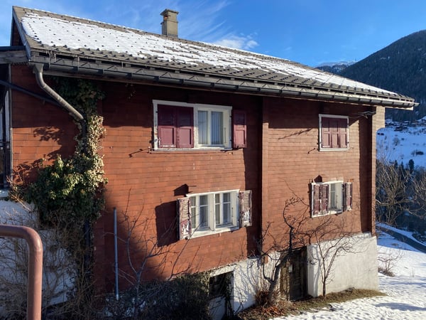 Charmante 4.5-Zimmer-Erdgeschosswohnung in historischem Gebäude in Fiesch 2