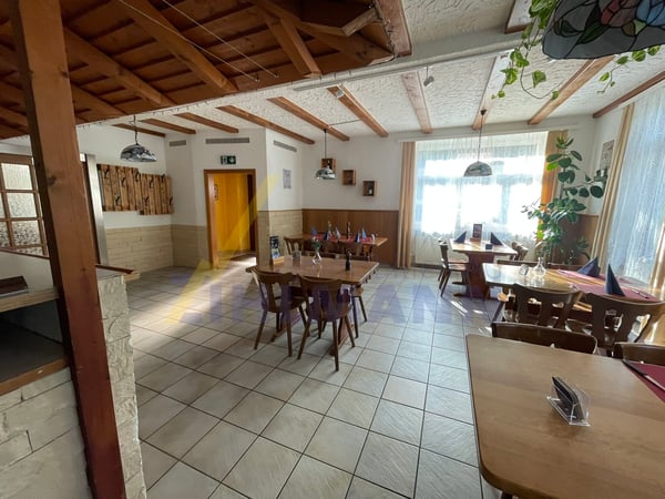 Mehrfamilienhaus mit Restaurant 6