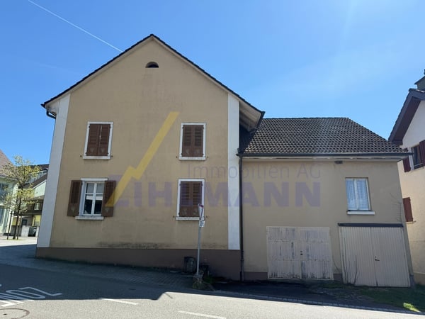 Grosszügige Liegenschaft mit Scheune und vielseitigen Nebenräumen 2