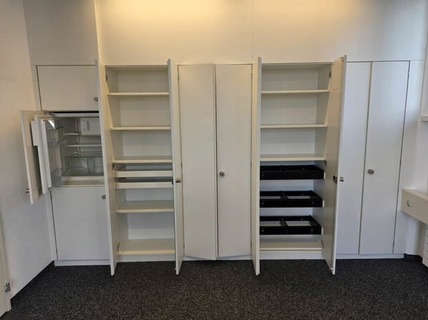 Praktisches Büro mit WC und Kühlschrank direkt am Bahnhof 11
