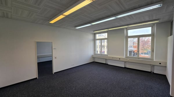 Praktisches Büro mit WC und Kühlschrank direkt am Bahnhof 6