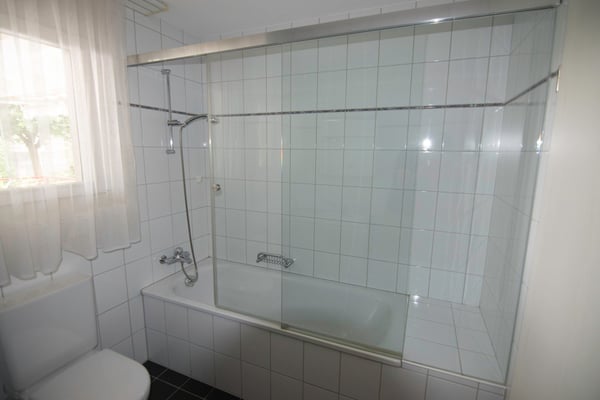 Moderne 1.5-Zimmer-Wohnung mit 30m2 Terrasse in Dielsdorf Zürich 9