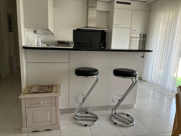 1.5-Zimmer-Wohnung - möbliert - mit Balkon in Buchs Zürich 9