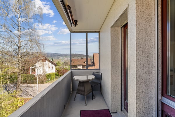2.5-Zimmer-Wohnung mit Balkon - möbliert - in Dällikon Zürich 10