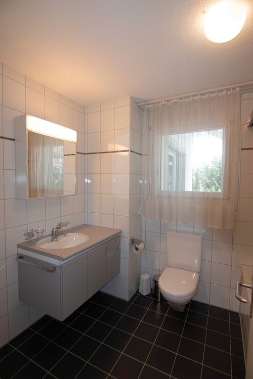 2,5-Zimmer-Wohnung möbliert – mit eigener Waschküche 4