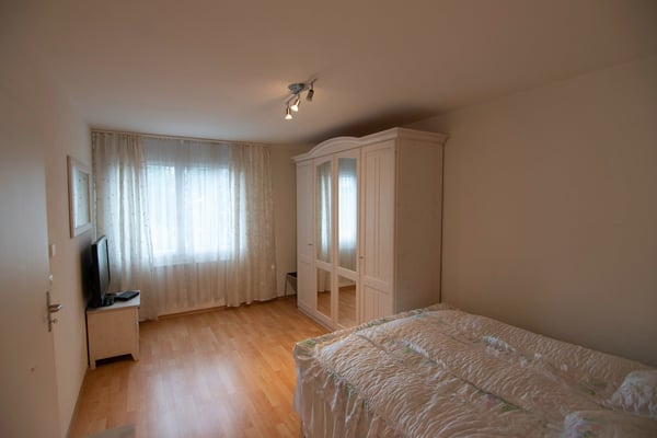 2,5-Zimmer-Wohnung möbliert – mit eigener Waschküche 2