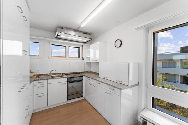 Möblierte 1.5-Zimmer-Wohnung mit Balkon in Dällikon Zürich 5