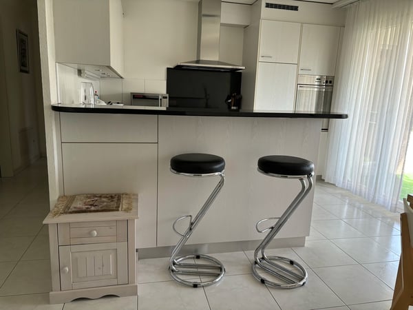2.5-Zimmer-Wohnung - möbliert - mit Balkon in Buchs Zürich 9
