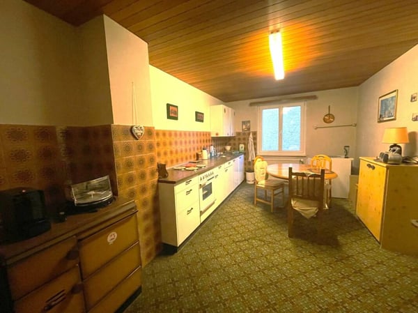 Vielseitig Nutzbare Liegenschaft an zentraler Lage - Wohnen und Arbeiten am gleichen Ort 2