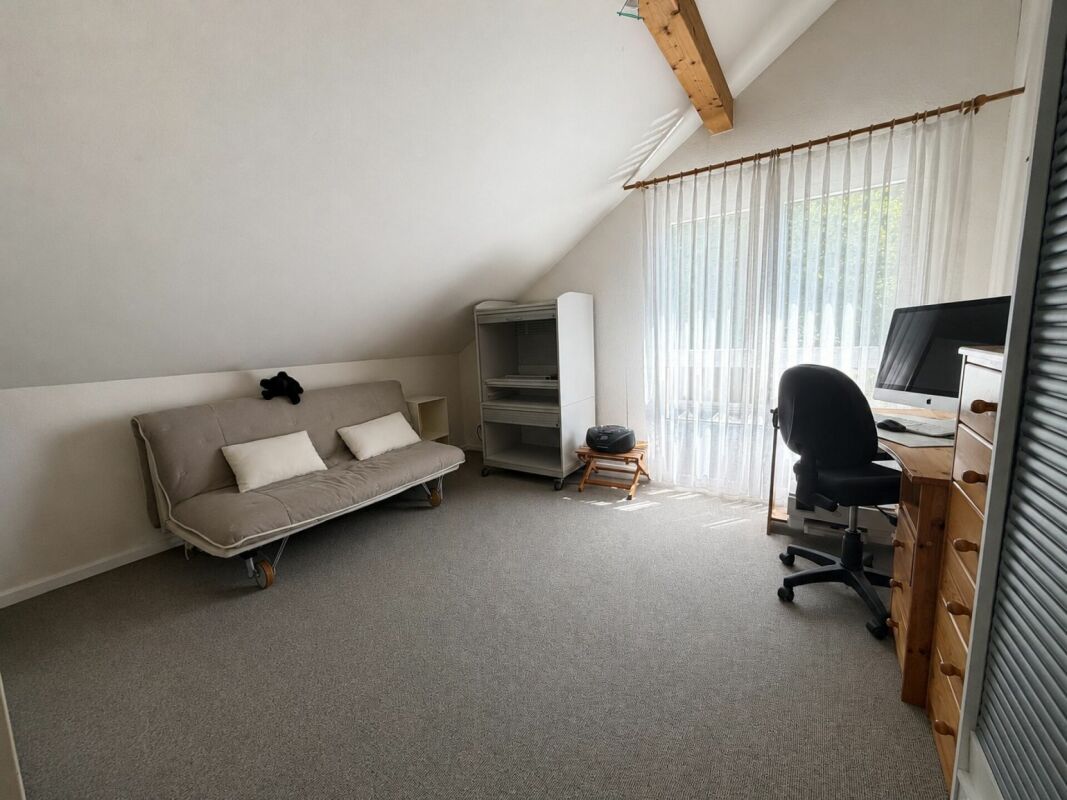 Gepflegte Doppelhaushälfte an leicht erhöhter, sonniger Lage mit unverbaubarer Aussicht
