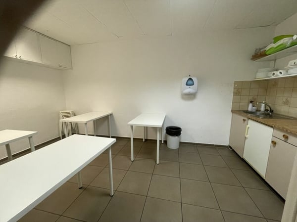 Gewerberäume an zentraler und beliebter Lage - im Baurecht 7