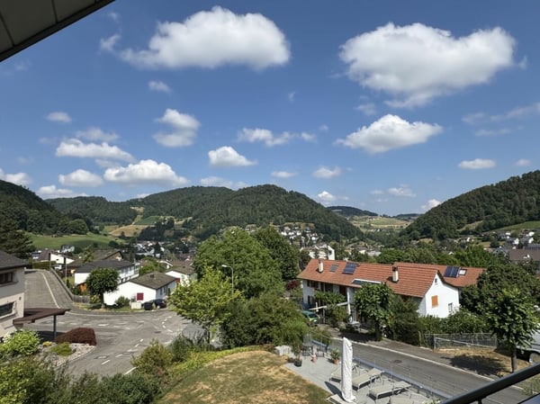 Charmante und komfortable Maisonette-Dachwohnung mit fantastischer Weitsicht 2