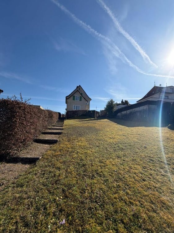 Bauland und Wohnhaus - Grundstück mit doppeltem Potenzial 1