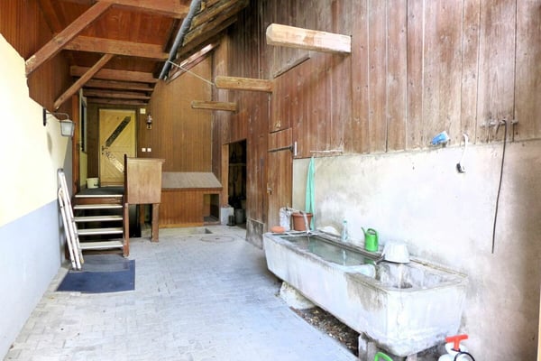 Zweifamilienhaus mit Entwicklungspotenzial 8