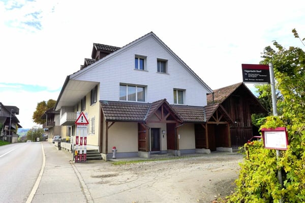 Zweifamilienhaus mit Entwicklungspotenzial 2