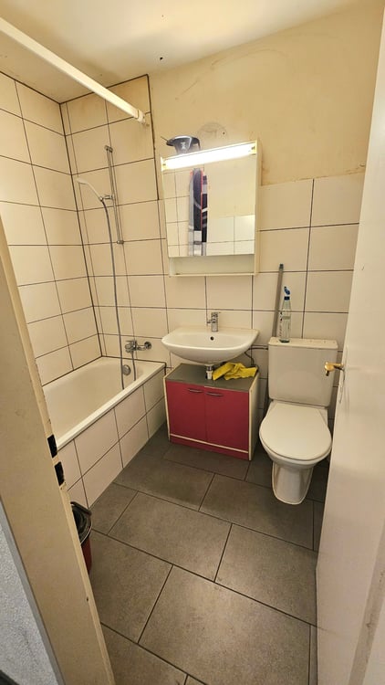 Zentrale Bestlage: Mehrfamilienhaus mit 7 Wohnungen und Restaurant 6