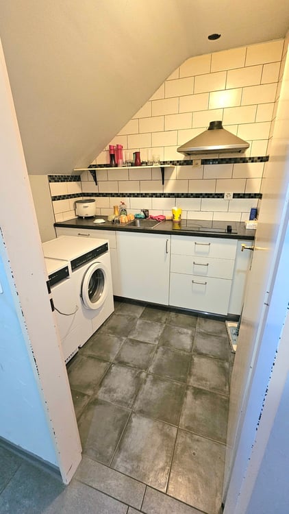 Zentrale Bestlage: Mehrfamilienhaus mit 7 Wohnungen und Restaurant 4