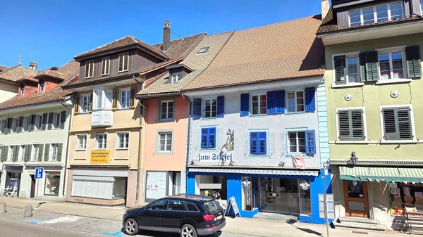 Charmantes Mehrfamilienhaus mit Gewerbe an zentraler Lage in Balsthal 1