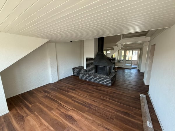 Erstbezug nach Sanierung: Charaktervolle 4.5-Zimmer-Maisonette-Wohnung mit Wintergarten und Galerie 2