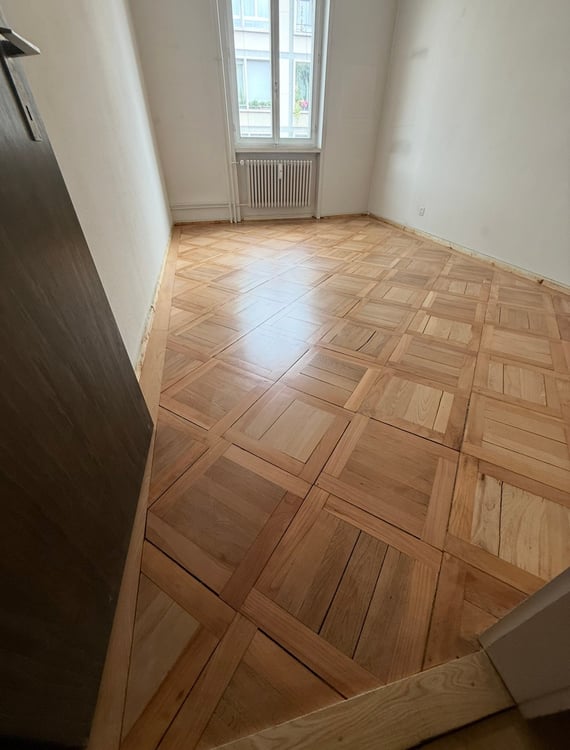 Frisch renovierte 4.5-Zimmer-Wohnung mit zwei Balkonen und Aussicht auf den Claraplatz 3