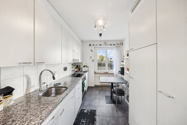 Attraktive 4-Zimmer Eigentumswohnung mit Süd-Balkon und direktem Gartenzugang in Münchenbuchsee 8
