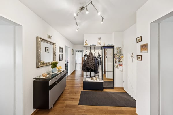 Attraktive 4-Zimmer Eigentumswohnung mit Süd-Balkon und direktem Gartenzugang in Münchenbuchsee 7
