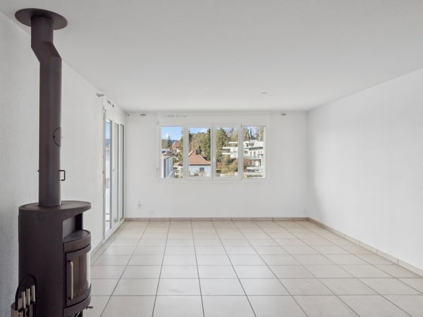 4.5-Zimmer-Wohnung mit 102 m², 15.7 m² Loggia & Schwedenofen – Wohnen mit Komfort in Lyss 2