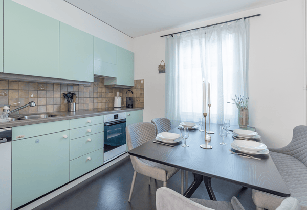 Möblierte 1.5-Zimmer-Wohnung mit Balkon und Garage in Arbon 12