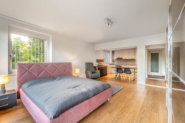 Möblierte 3.5-Zimmer-Studio Wohnung mit Gartensitzplatz ab 1.7.26 frei 1