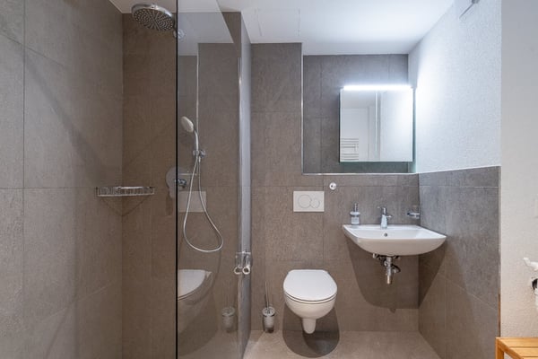 Möblierte 3.5-Zimmer-Studio Wohnung mit Gartensitzplatz ab 1.7.26 frei 3