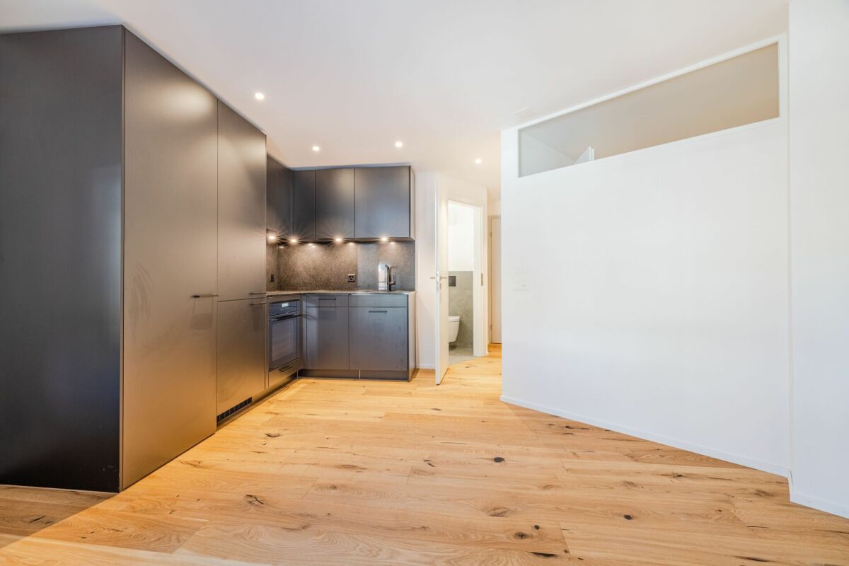Bild NEUBAU: Kernsanierte 4.5-Zimmer Wohnung mit Balkon