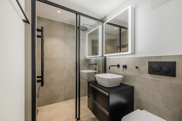 NEUBAU: Kernsanierte 1.5-Zimmer Wohnung mit Balkon 2