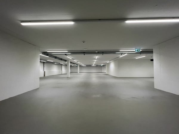 Grosse Lagerhalle an wichtigem Verkehrsknotenpunkt 2