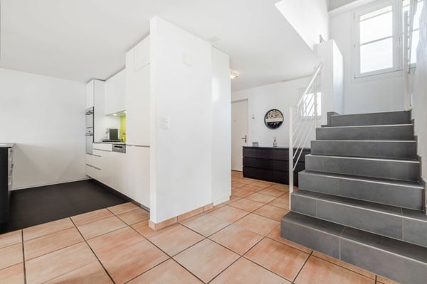 Traumhafte 1.5-Zimmer-Dachmaisonettewohnung mit hellen Räumen und sonnigem Balkon 4